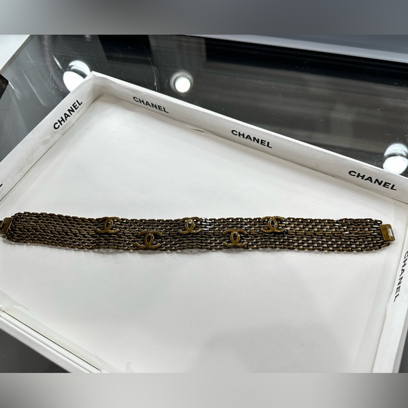 Vintage Chanel *Rare* highly collectible mesh chain mail choker - Picture 2 of 7